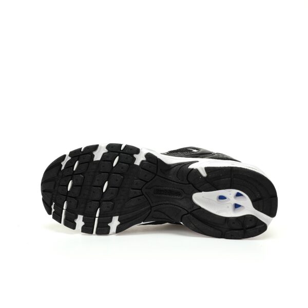 zapatillas-new-balance-530-negras-blancas-suela