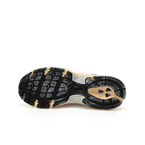 zapatillas-new-balance-530-plateadas-beige-suela
