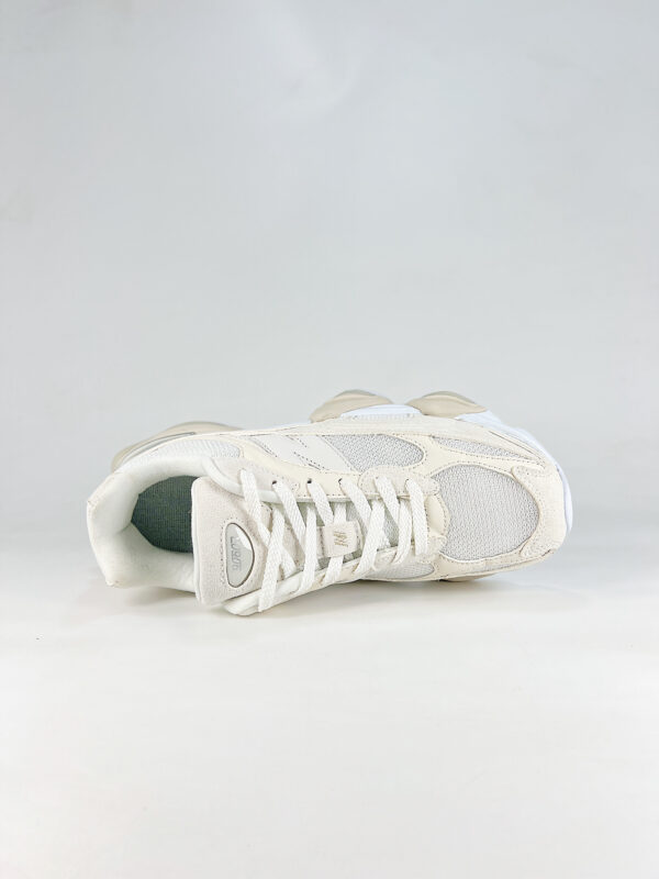 zapatillas-new-balance-9060-crema-vista-frontal