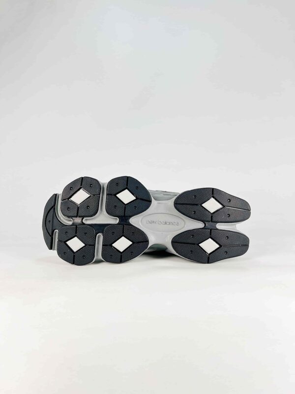 zapatillas-new-balance-9060-gris-suela