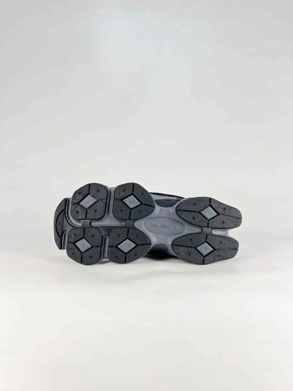 zapatillas-new-balance-9060-negras-grises -suela