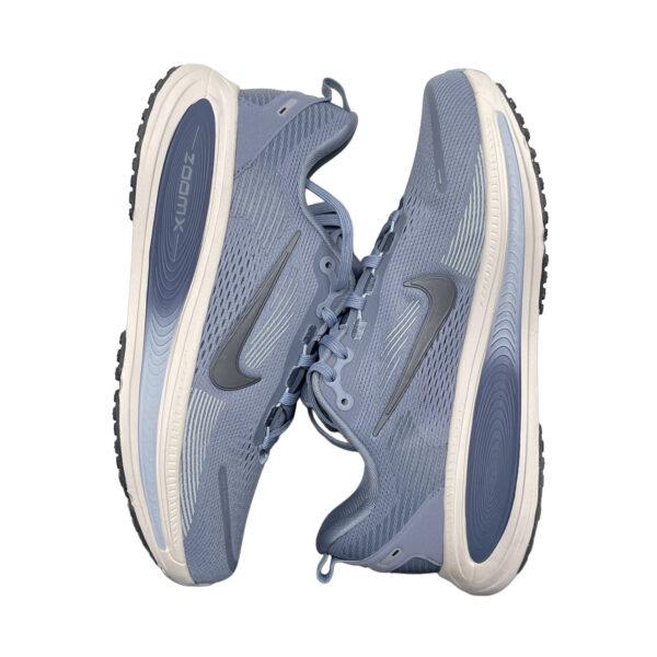 zapatillas-nike-vomero-18-azul-difuso-lateral
