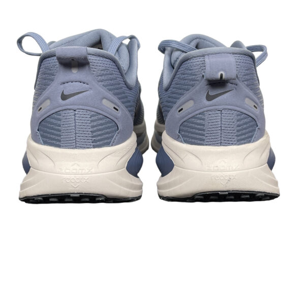 zapatillas-nike-vomero-18-azul-difuso-vista-detras