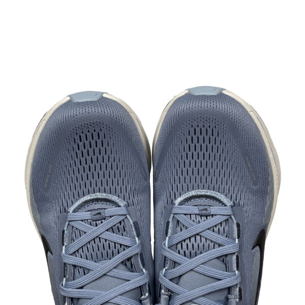 zapatillas-nike-vomero-18-azul-difuso-vista-frontal