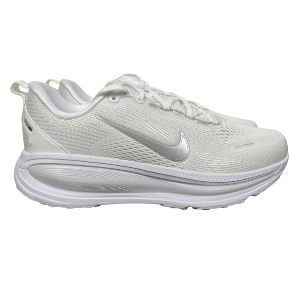 zapatillas-nike-vomero-18-blanco-metalico