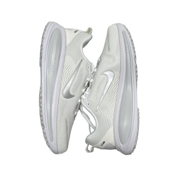 zapatillas-nike-vomero-18-blanco-metalico-lateral