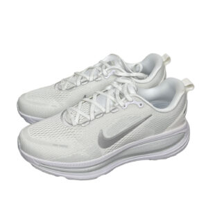 zapatillas-nike-vomero-18-blanco-metalico-vista-detras-comprar