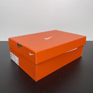 zapatillas-nike-vomero-18-electrico-caja