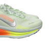 zapatillas-nike-vomero-18-menta-punta