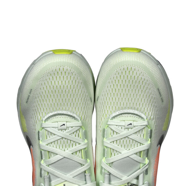 zapatillas-nike-vomero-18-menta-vista-frontal