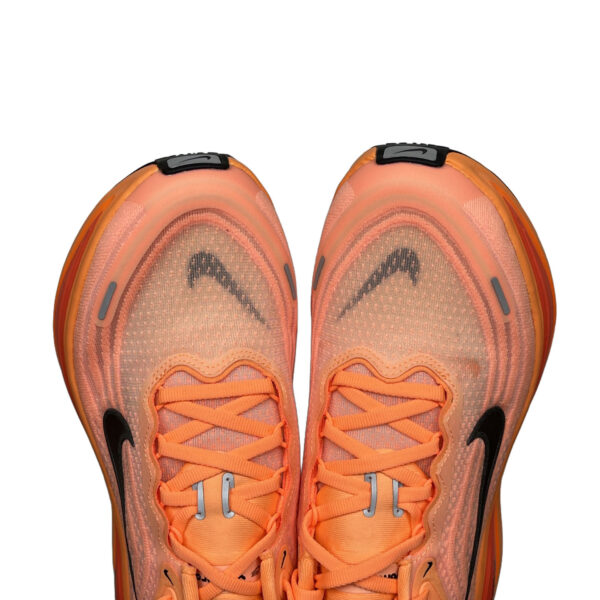 zapatillas-nike-vomero-18-naranja-vista-frontal