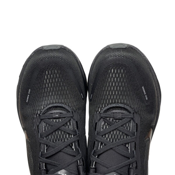 zapatillas-nike-vomero-18-triple-black-vista-frontal