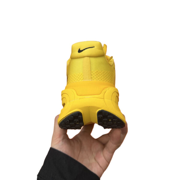 zapatillas-nike-vomero-amarillo-vista-detras
